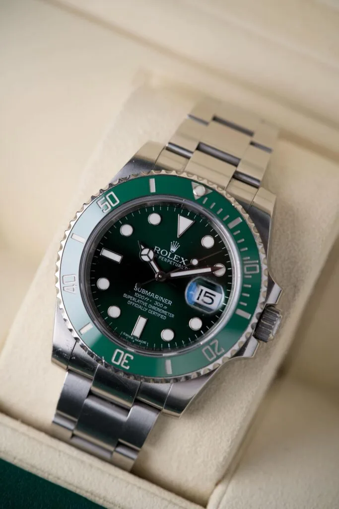 Rolex Hulk: prezzo, valore e valutazione 2026 4 Rolex Hulk con scatola e garanzia