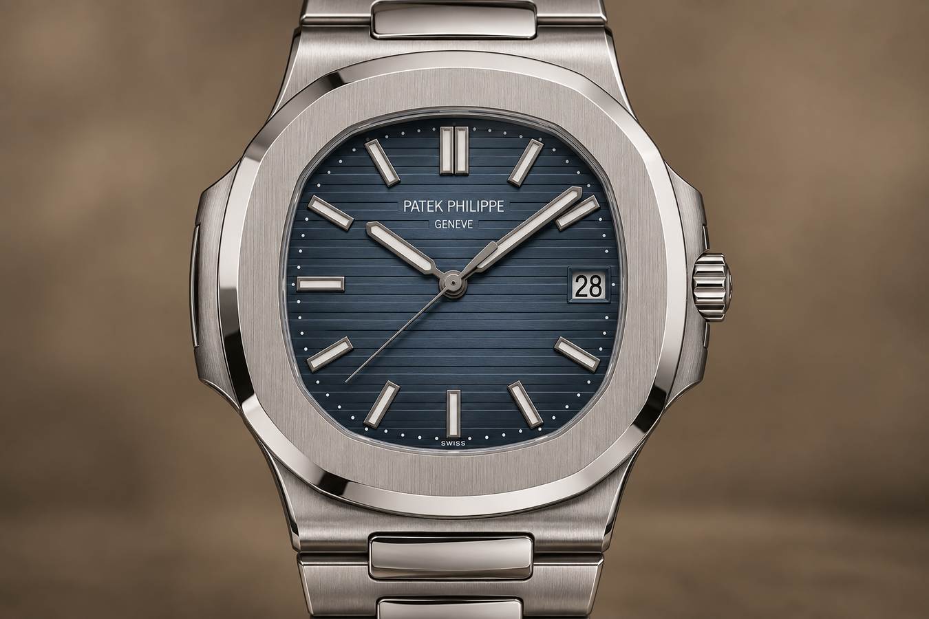 Quanto costa un Patek Philippe? Il prezzo non lo fa il modello 5 Illustrazione AI: Patek Philippe Nautilus in acciaio con quadrante blu a righe orizzontali